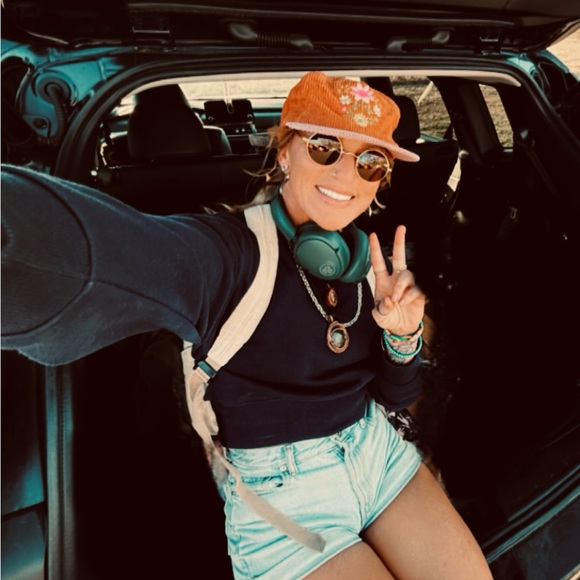 Meet your Posher, Mj - Picture 1 of 1